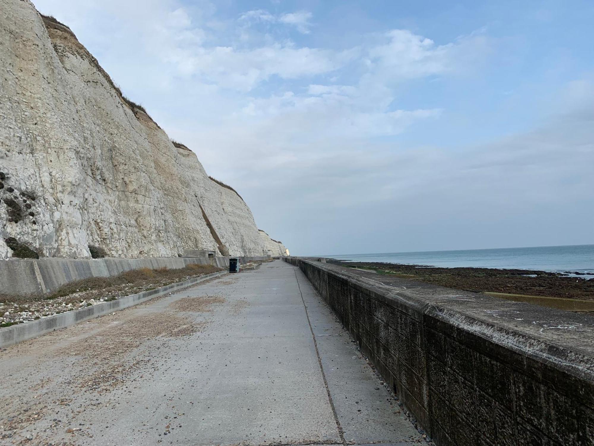 Sanctuary By The Sea With Large Room Including Lounge, Bathroom, Direct Garden Access & Free Parking Brighton Eksteriør billede
