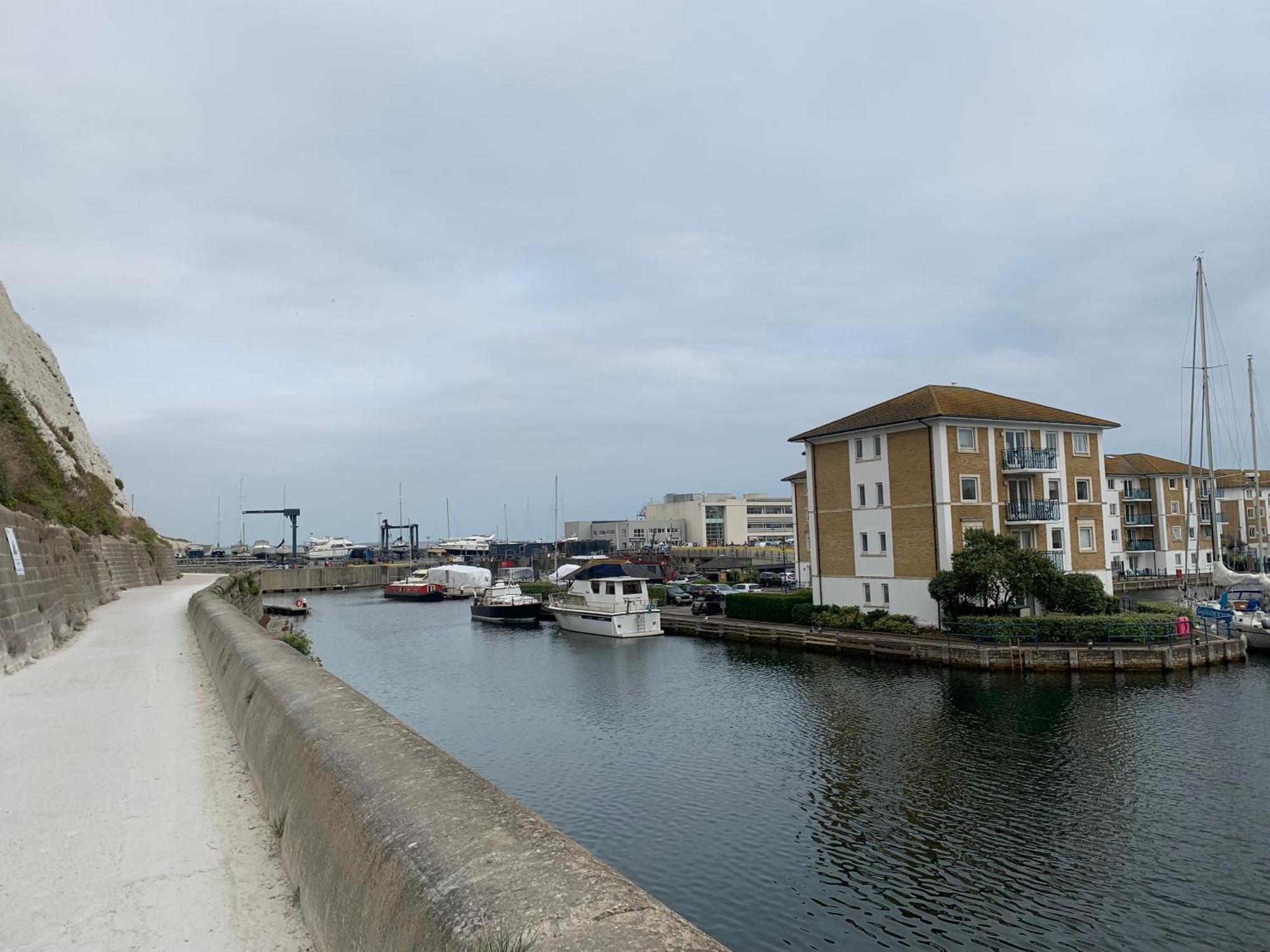 Sanctuary By The Sea With Large Room Including Lounge, Bathroom, Direct Garden Access & Free Parking Brighton Eksteriør billede